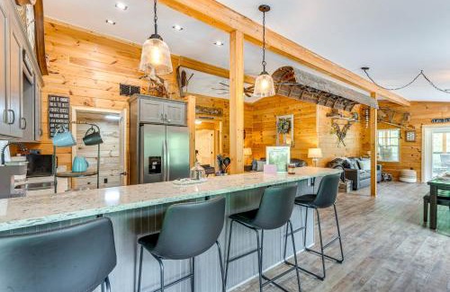 Murphy House | Relax Fireside! Creek Cabin 9 Mi to Dtwn Murphy