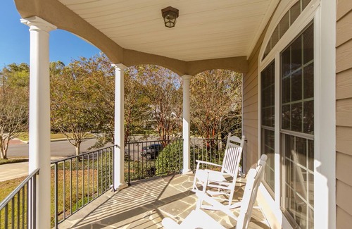 Martinez House | Relax in 5 Bed, 4BA,Gated Golf Com. Home- minutes to National Golf Course