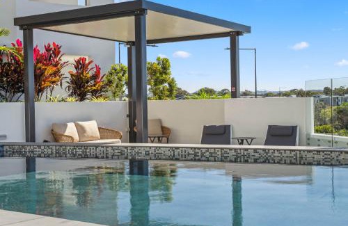 Bokarina Apartment | Relax in Resort-style Serenity with Stunning Views