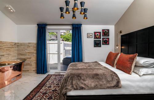 Inverness City Centre Apartment | Relax in Super Size Copper Tub - 2 bedroom villa