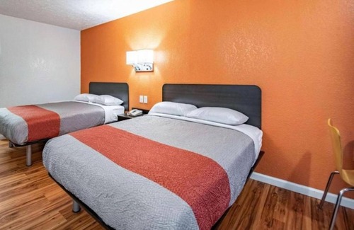 Summit Station Hotel | Relax Inn by OYO Columbus OH I 70