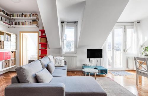 Castle Hill Apartment | Relax Into Loft Living At A Light-Filled City Escape