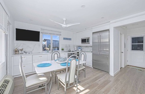 Napeague Apartment | Relax'n white & blue 1-BR Apt w/Balcony!