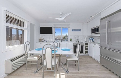 Napeague Apartment | Relax'n white & blue 1-BR Apt w/Balcony!
