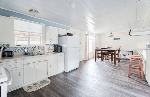 Oatmeal Cabin | RELAX | Quiet Waterfront Cove | Flat Creek Winery