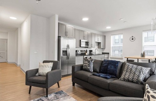 East Walnut HIlls Apartment | Relax & Unwind—Stylish Stay in Cincy’s Heart