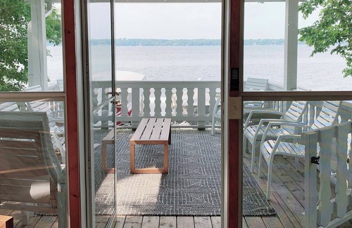 Markesan House | Relax with the whole family at this sweet lakefront cottage on big Green Lake.