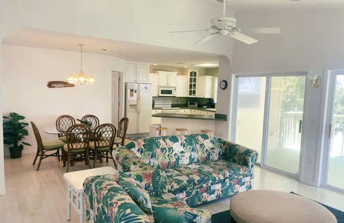Carrabelle House | Relax with the whole family at this cozy place to stay on the water.