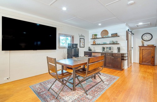 Greer Apartment | Relax & Work: Scenic Greer Cottage w/Office Setup