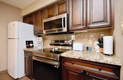 Oro-Medonte Condo | Relaxing 2BR Retreat at Carriage Hills