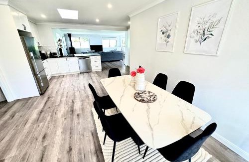 Katoomba House | Relaxing 3 bedroom house with 2 bathrooms.