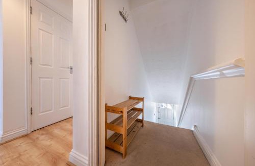 Bishop's Stortford Apartment | Relaxing and Cosy Getaway near Stansted Airport & Bishops Stortford Town Centre