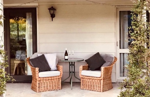 Kelvin Heights House | Relaxing and practical