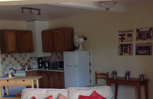 Salviac Cottage | Relaxing and tranquil, Gite with shared pool, & Amazing view across the valley,