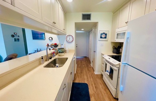 Harbor Oaks House | Relaxing Bayhouse Condominium Living