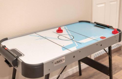 Cottonwood-Verde Village House | Relaxing Casita Stay in Cottonwood with Games and Fireplace