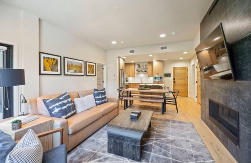 Tamarack Resort Condo | Relaxing Condo| Gas Fireplace and Queen BunkBeds