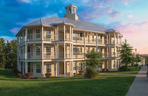 Branson Villa | Relaxing Escape! 3 Miles from Branson