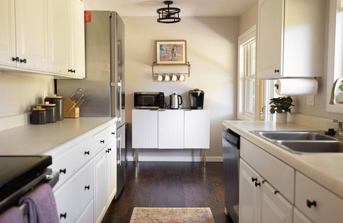 Southeast House | Relaxing Family Retreat: 4BR, King Bed, Fire Pit