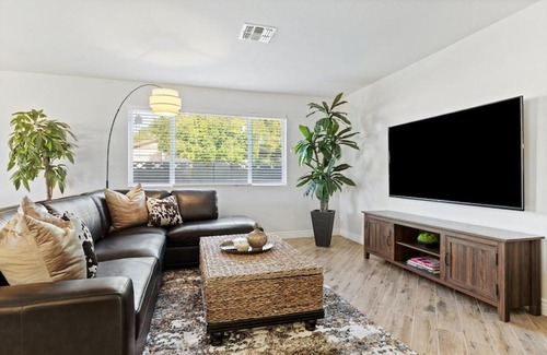 Heritage Heights House | Relaxing Getaway Home wSerene Yard and Pool