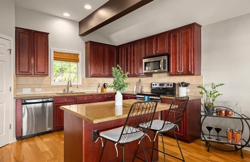 Point Venture House | Relaxing Getaway w/Lake Travis Views + Hot Tub