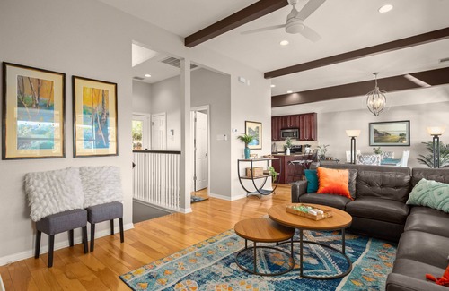 Point Venture House | Relaxing Getaway w/Lake Travis Views + Hot Tub