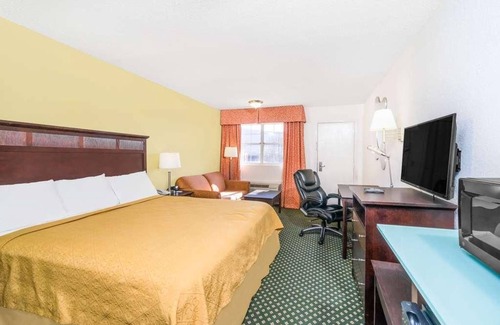 Lookout Valley Neighborhood Association Resort | Relaxing Hideaway! Free Parking, Pets Allowed, Minutes from Chattanooga Zoo!