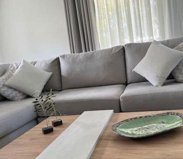 Oropos House | Relaxing home