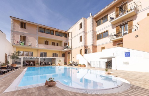 Santa Teresa di Gallura Apartment | Relaxing Cristal Bedroom Apartment Sleeps 5 Num1500