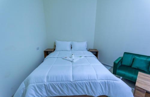 Jumeira 3 House | Relaxing Private Rooms in Compound Housing near Burj Alarab Villa 124