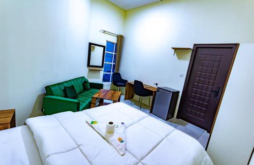 Jumeira 3 House | Relaxing Private Rooms in Compound Housing near Burj Alarab Villa 124