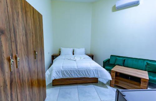 Jumeira 3 House | Relaxing Private Rooms in Compound Housing near Burj Alarab Villa 124