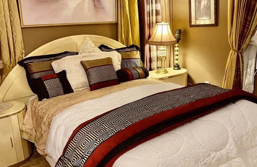 Teaneck House | Relaxing quiet room close to New York City