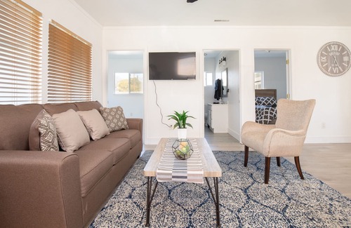 West Sacramento House | Relaxing Retreat | Hot Tub | 2 miles from Downtown Sacramento