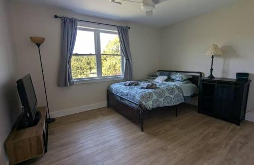 Cambridge House | Relaxing Retreat on the Hudson