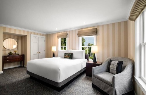 Manchester Hotel | Relaxing Spa Getaway with Golf, Hiking & Manchester Village Charm