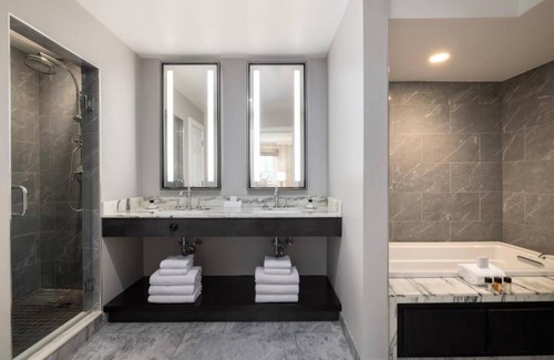 Manchester Hotel | Relaxing Spa Getaway with Golf, Hiking & Manchester Village Charm