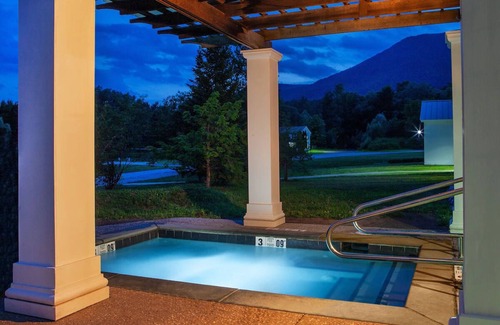 Manchester Hotel | Relaxing Spa Getaway with Golf, Hiking & Manchester Village Charm