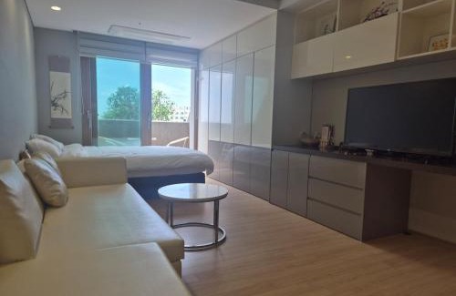 Seongsan Apartment | Relaxing Sunset Healing Ocean TerraceView