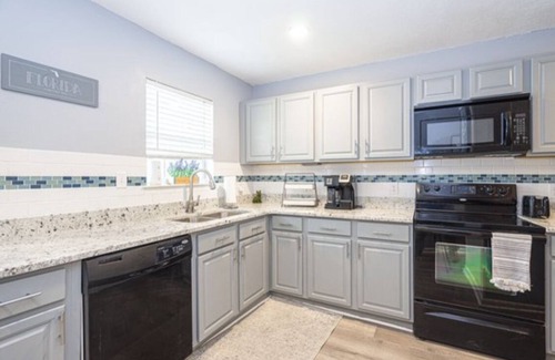 Lake Lorraine House | Relaxing Townhome near the beach