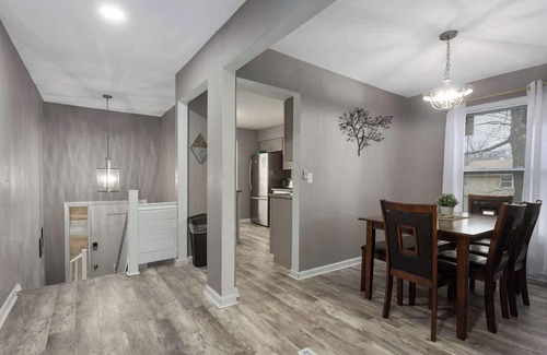 Lenexa House | Relaxing Townhome in OP|4BR all KING beds