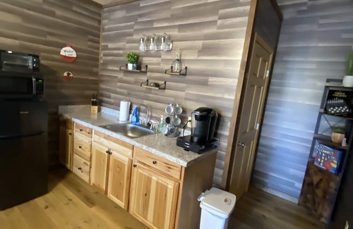 Elizabethton Cabin | Relaxing waterfront studio on the Watuaga river!