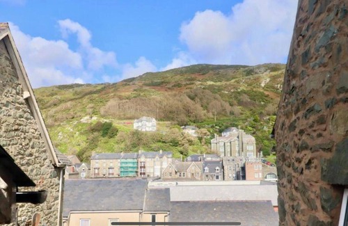 Barmouth Apartment | Remarkable 1-bed Seaview Beach Apartment Barmouth