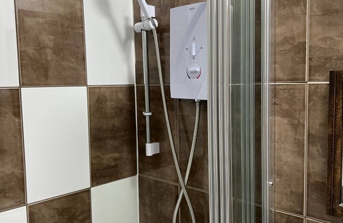 Cranbrook Apartment | Remarkable 1-bed Studio Apartment in Redbridge