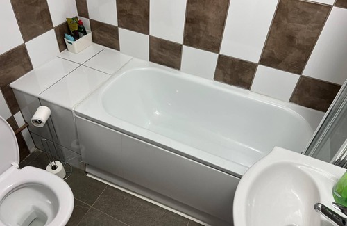 Cranbrook Apartment | Remarkable 1-bed Studio Apartment in Redbridge