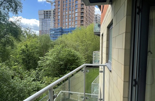 Leeds Apartment | Remarkable 2-bed Apartment in Leeds