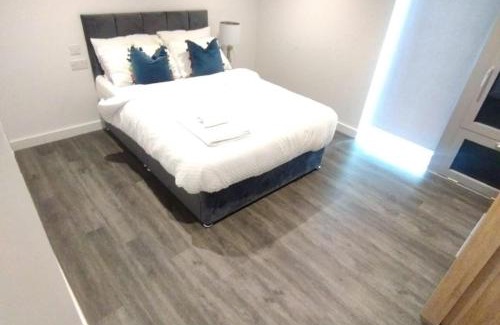 London Borough of Bexley Apartment | Remarkable 3-Bed Apartment in London