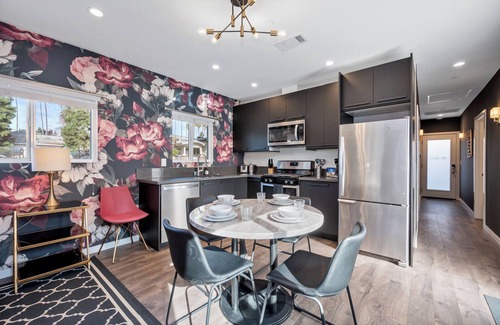 Hollywood Hotel | Remodeled 2BDR in Heart of Hollywood w/Courtyard | Art Deco by AvantStay