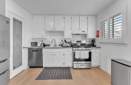 Poway House | REMODELED Hilltop Home Hot Tub/BBQ/Game Room/Self Check-In