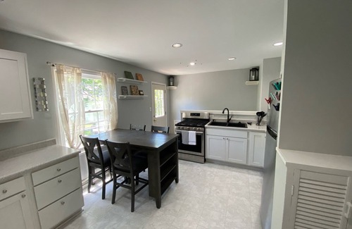 Columbia House | Remodeled Home - Near Faurot Field!